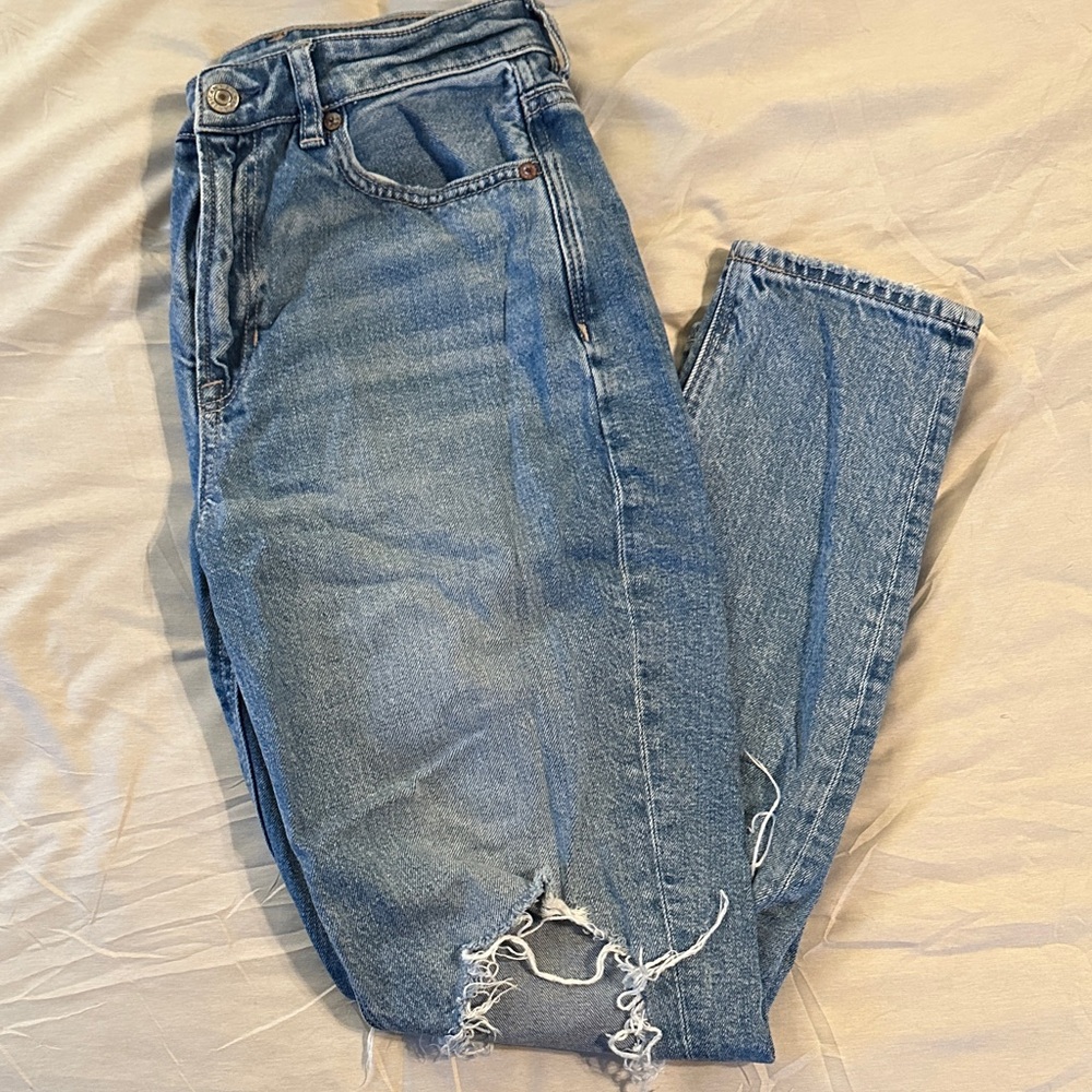 American Eagle Outfitters Light Blue Distressed Jeans